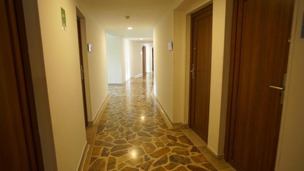 Hotel Bachue Жирардо Екстер'єр фото