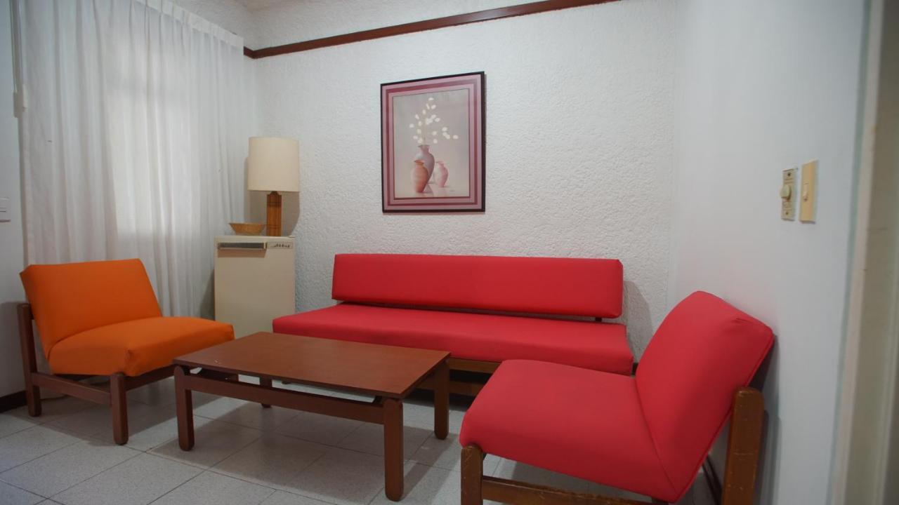 Hotel Bachue Жирардо Екстер'єр фото