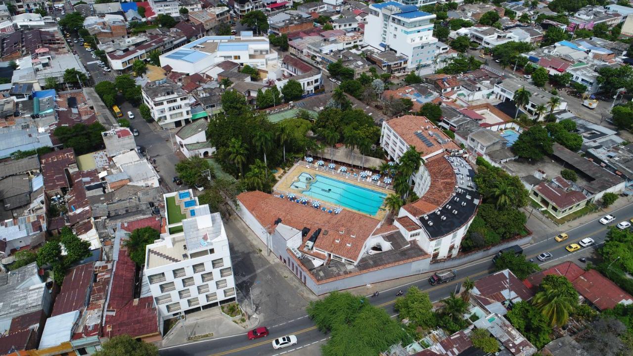 Hotel Bachue Жирардо Екстер'єр фото